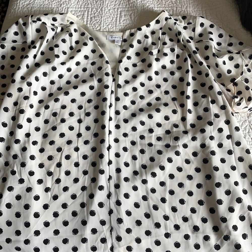 Cap sleeve polka dot blouse, great condition